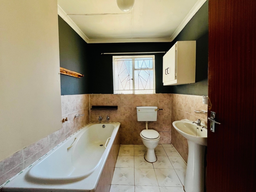 4 Bedroom Property for Sale in Wilgehof Free State